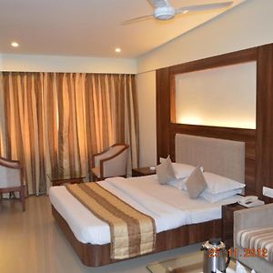 Comfort Queen Room
